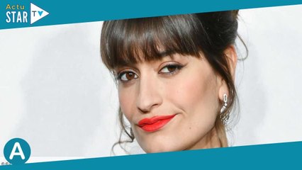 Clara Luciani enceinte : la chanteuse dévoile de nouvelles photos de son ventre arrondi