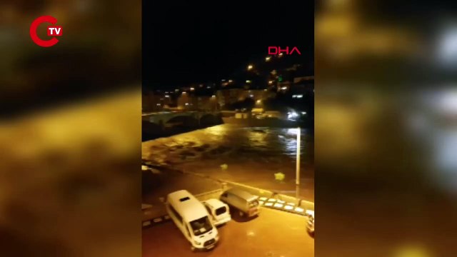 Kastamonu'nun İnebolu ilçesinde şiddetli yağış nedeniyle okullar tatil edildi