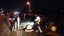 2 otomobil kafa kafaya çarpıştı: 1 ölü, 4 yaralı