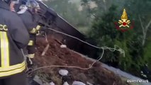 Avellino, bus precipita nella scarpata con 38 persone a bordo