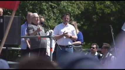 Polonia, l'opposizione in piazza contro il governo conservatore