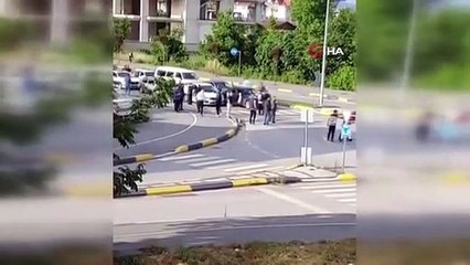 Düğün konvoyunda para isteyen gruba karşı kavga