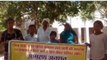 ललितपुर: कलेक्ट्रेट परिसर में आमरण अनशन पर बैठा परिवार, लगाई न्याय की गुहार, जानें पूरा मामला