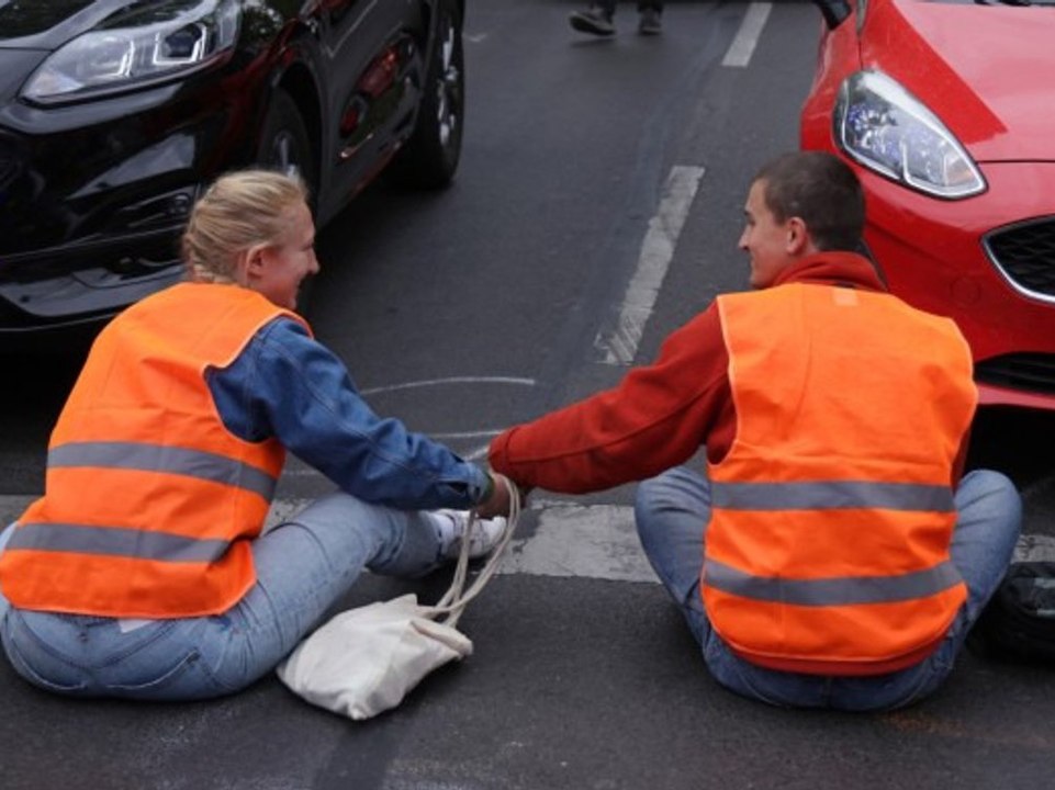 Ist die 'Letzte Generation' ein Fall für den Verfassungsschutz?