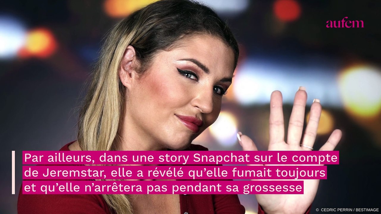 Amandine Pellissard enceinte : dentelle et satin rouge, son shooting en lingerie très sexy