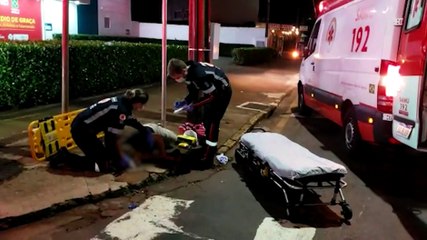 Homem fica em estado grave ao ser agredido no centro de Cascavel