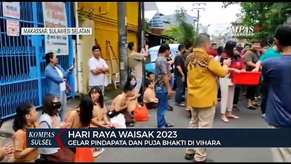 Puncak Waisak Ummat Budha  Pindapata Dan Puja Bhakti Ummat