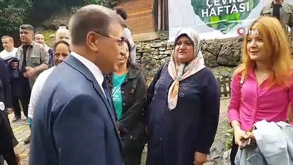 Respect de la gerbe d'eau déposée à la mémoire des victimes du tremblement de terre