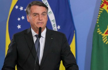 Bolsonaro recebe multa de R$ 376 mil por não usar máscara durante ato em 2021