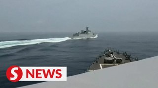 Taiwan Strait: Chinese ship 'cuts off US destroyer'