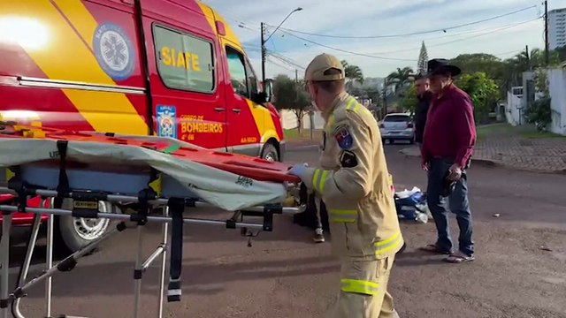 Motociclista sofre fratura no punho após acidente de trânsito no Centro