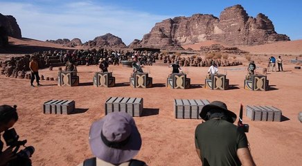 المؤامرات مستمرة في "أرض المليون"