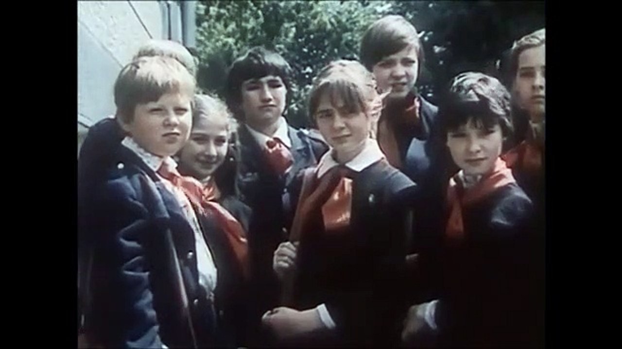 Прекрасное далеко - песня из фильма Гостья из будущего.