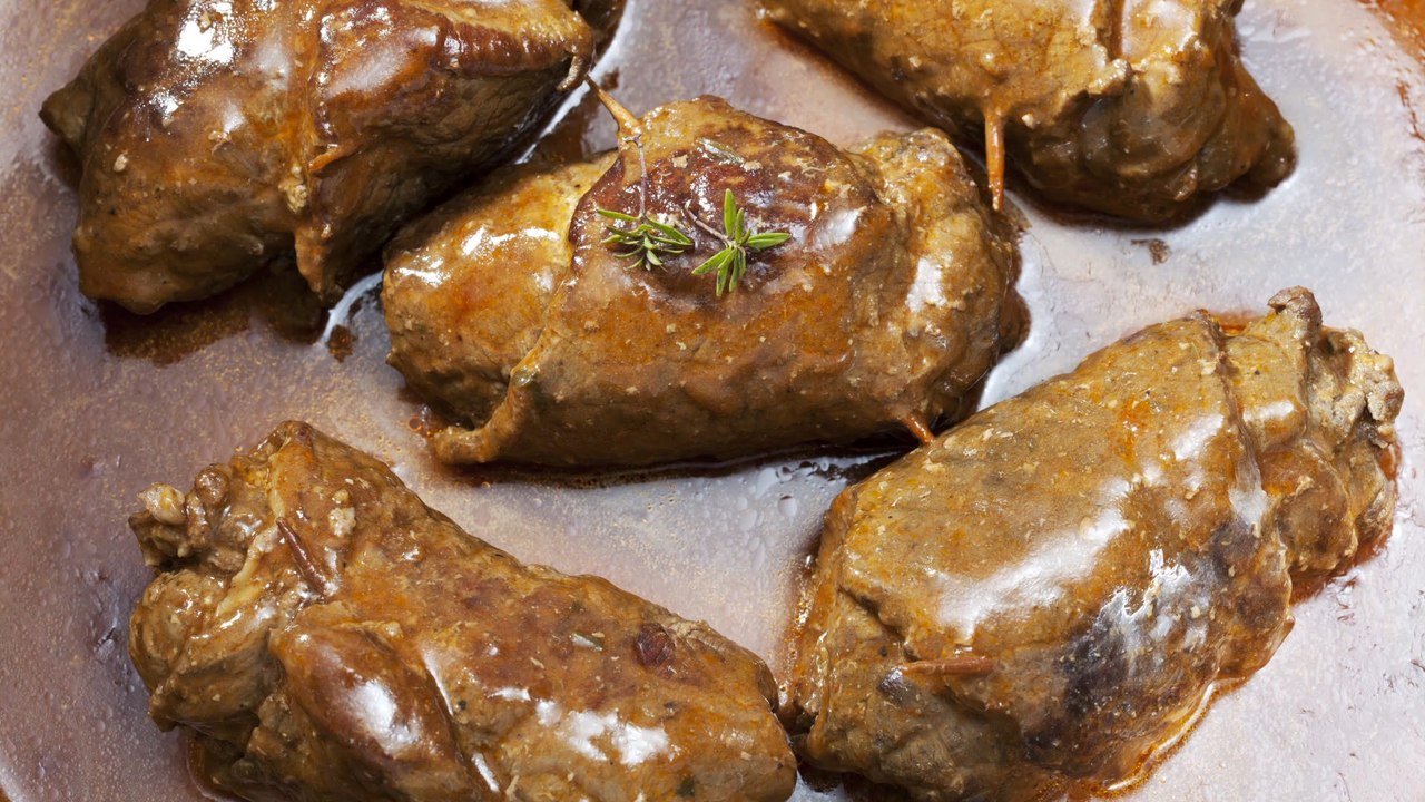 Mann baut unfall, weil topf mit heißen rouladen umkippt!