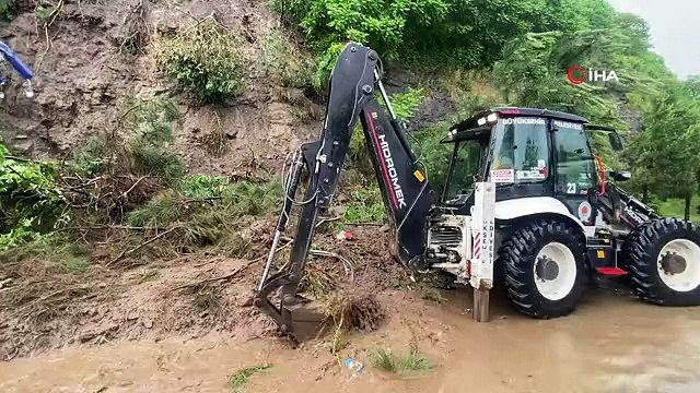 Samsun'da Sel Felaketi: Büyükşehir Belediyesi Ekipleri Sahada