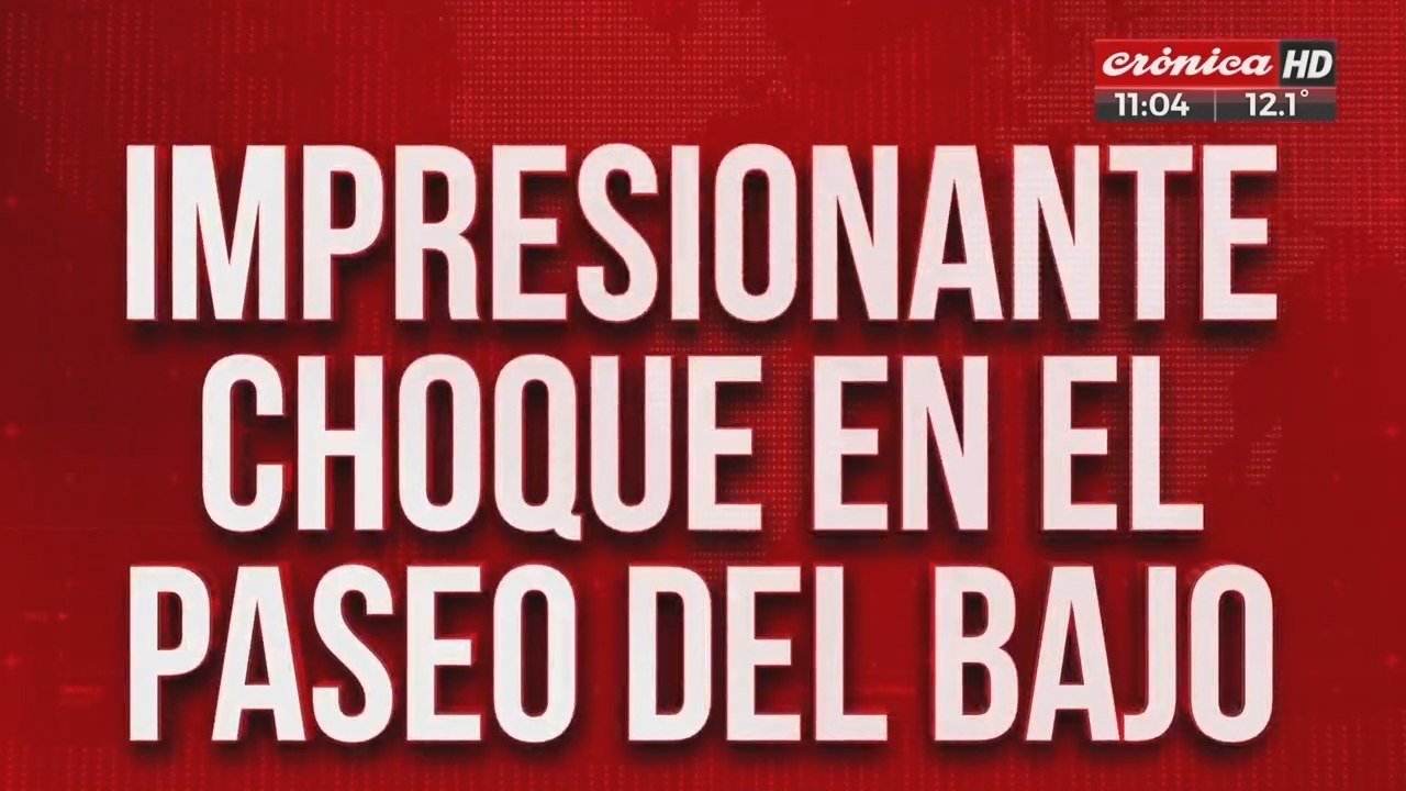 Impresionante choque de camiones en el Paseo del Bajo