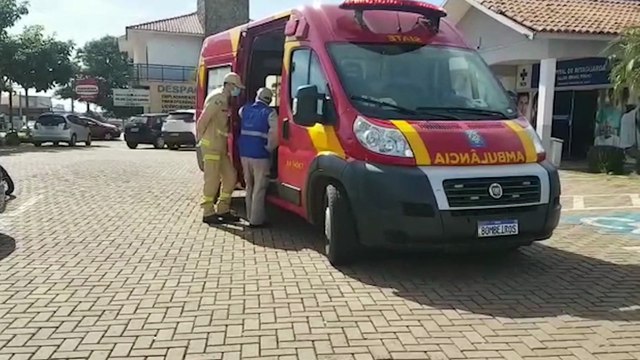 Vítima de agressão, homem é socorrido pelo Siate em frente ao Hospital de Retaguarda