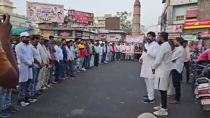 कैंडल मार्च निकालकर दी श्रद्धांजलि