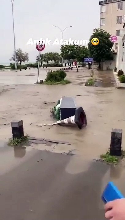 Yağış sonrası Samsun'da deniz ve kara birleşti