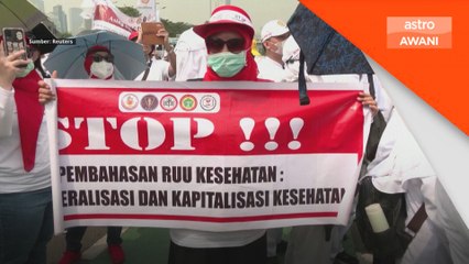 Ratusan doktor, jururawat protes henti semakan akta