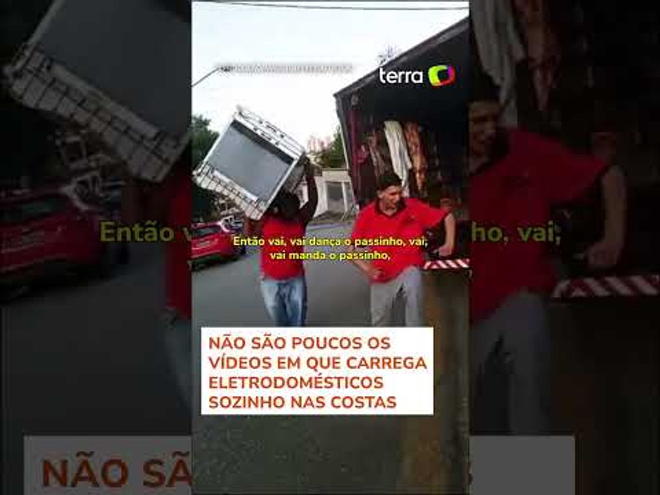 Homem viraliza nas redes sociais ao fazer passinho de funk com geladeira nas costas