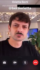 Fabio Rovazzi e Orietta Berti in tour sul furgoncino vintage a Milano