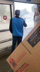 Des grêles massives tombent pendant la tempête à Allen, au Texas