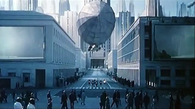 La bande-annonce d'Equilibrium. Le film voulit surfer sur le succès de Matrix, mais tout ne s'est pas passé comme prévu.