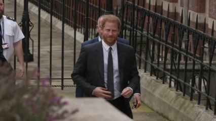 العربية 360 | لحظة تاريخية منتظرة.. الأمير هاري يواجه وسائل الإعلام في المحكمة