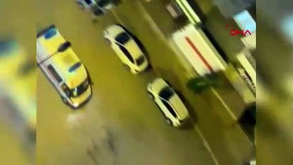 L'immeuble dont la démolition contrôlée se poursuit à Diyarbakir s'est effondré