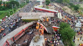 India hunts for answers after deadly train crash