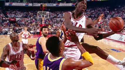 This Date in NBA History: Michael Jordan switches hands layup vs LAL in 1991