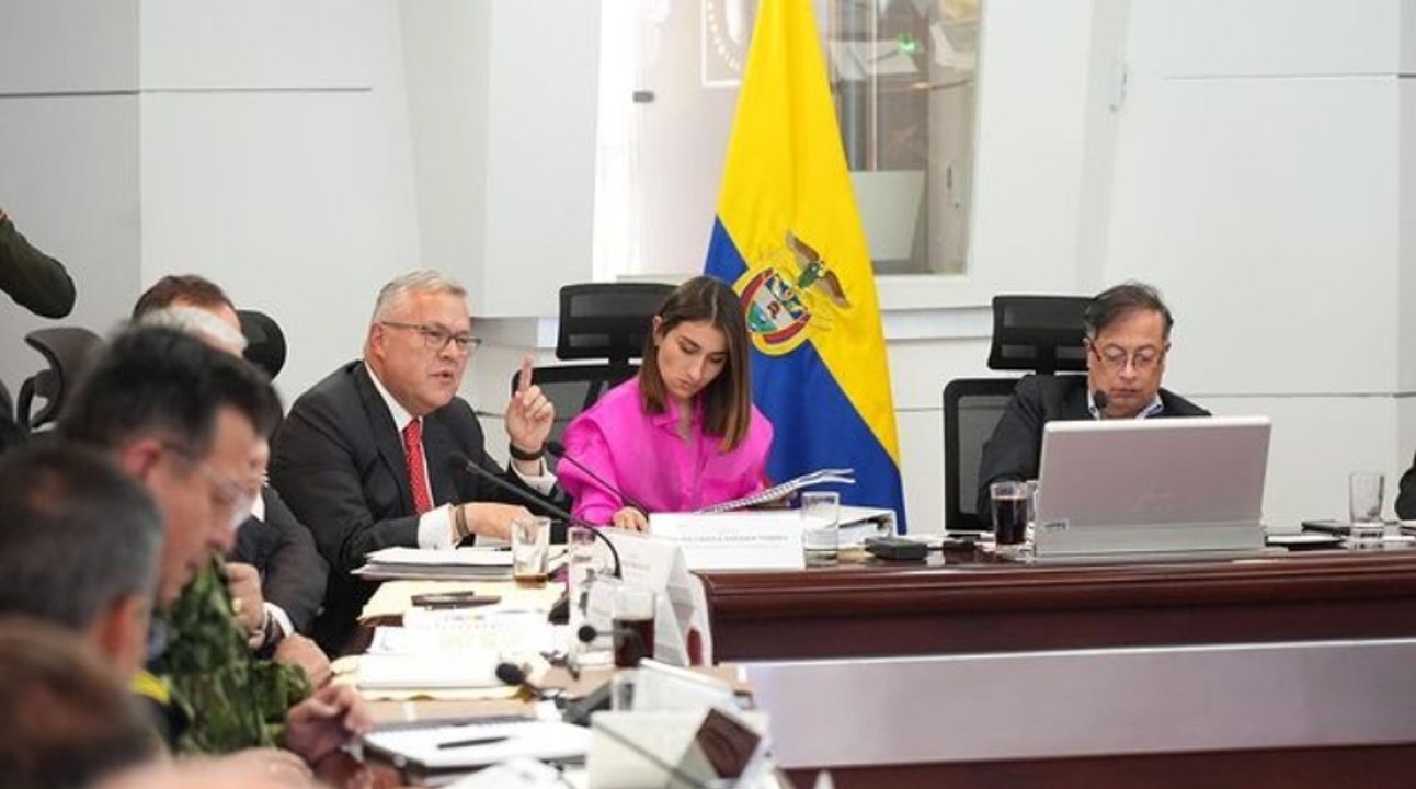 Armando Benedetti y Laura Sarabia deberán declarar ante el CNE