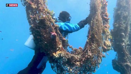 Santorin : le défi invisible du nettoyage des fonds marins