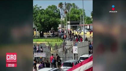 Así fue como más de 100 migrantes entraron por la fuerza a Estados Unidos