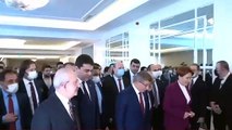 Kulisleri sallayan iddia: DEVA Partisi ve Gelecek Partisi birleşiyor, Davutoğlu onursal başkan olacak