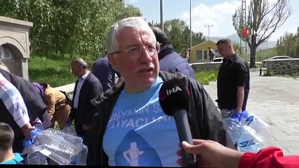 Erzurumlular Paşa Pınarı'ndan su almak için kuyruğa giriyor