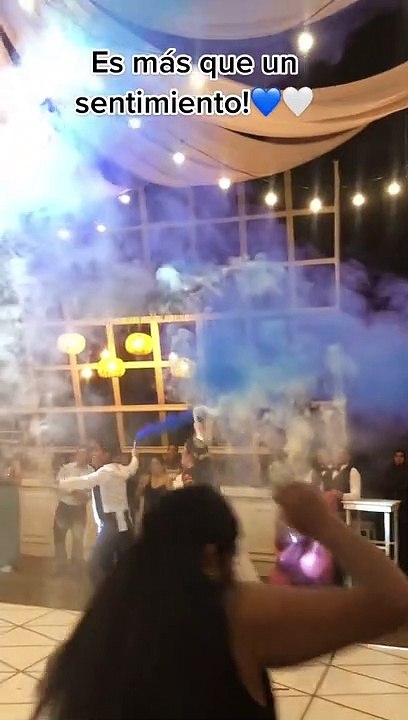 "Grones de corazón": Pareja de recién casados c...