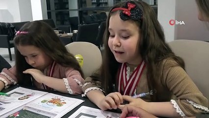 8 yaşındaki ikizler matematikte dünya şampiyonu oldu