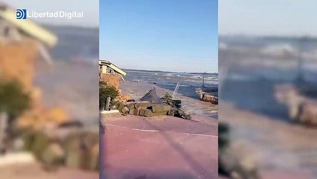Zelenski acusa a terroristas rusos de la destrucción de una presa en el río Dniéper