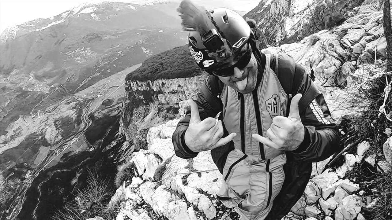 Basejumper stürzt 400 Meter in den Tod