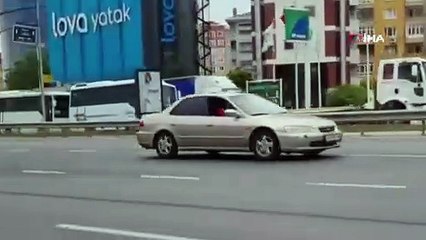 E-5’te akıl almaz görüntü! Sürücünün yaptığını görenler şaşkına döndü