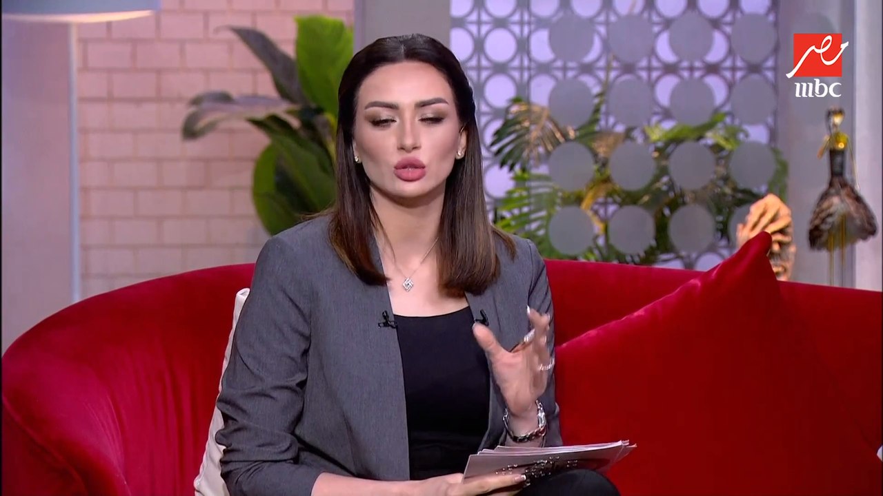 عاوز شكلك يكون حلو من بره اعرف الأول إنت شايف نفسك إزاي من جوه.. منى شلبي أخصائي نفسي هتشرح لينا إزاي اللبس بيأثر علينا