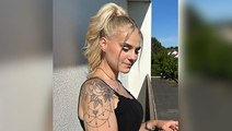 Estefania Wollny als Sonnengöttin - hier zeigt sie ihr Tattoo