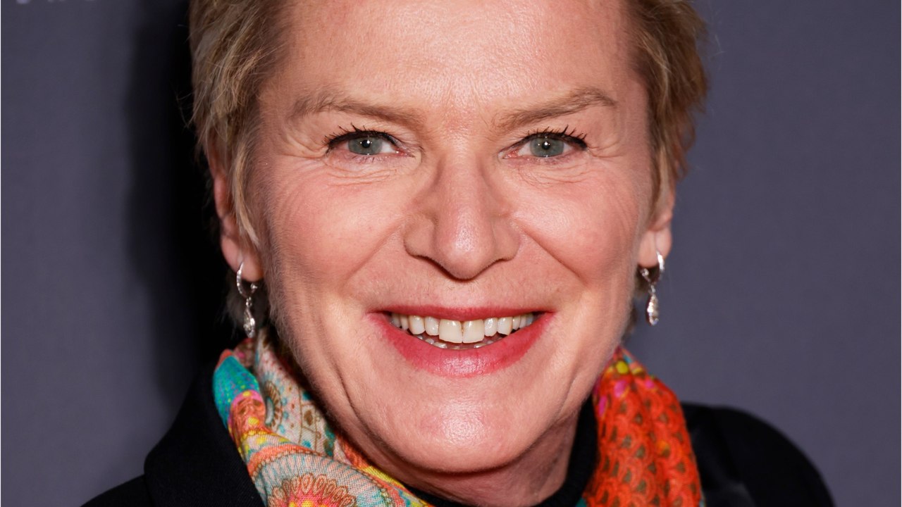 GALA VIDÉO - “Ma fille est ma priorité” : Élise Lucet se confie comme rarement sur son rôle de mère