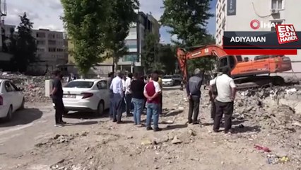 Adıyaman’da enkazın altından kadın cesedi çıktı