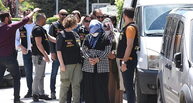 “Evlat değil, canavar yetiştirmişim”