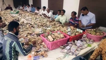 Video: इंदौर के इस प्रख्यात मंदिर की दान पेटियों से निकल रहीं विदेशी मुद्राएं