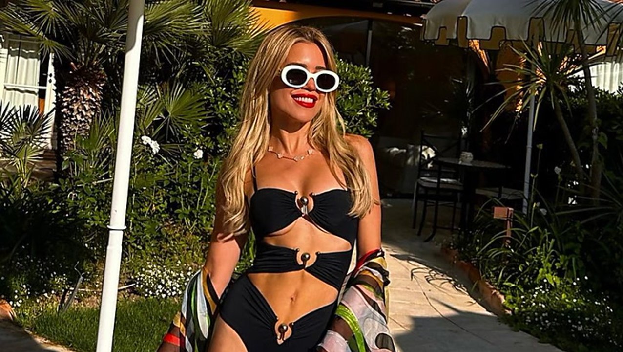 Freizügig: Sylvie Meis im knappen Cut-out Badeanzug