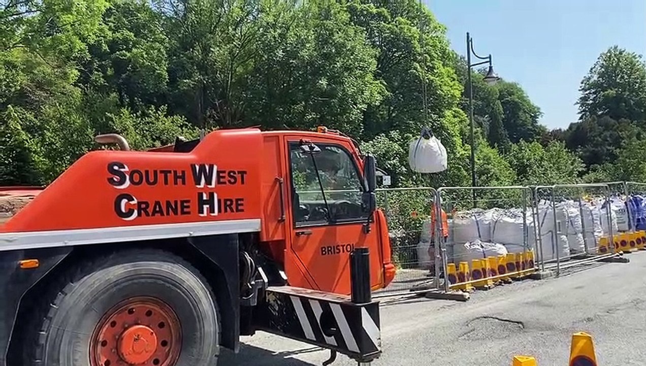 Market Road crane